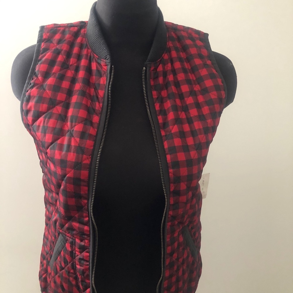 Sleeveless jacket